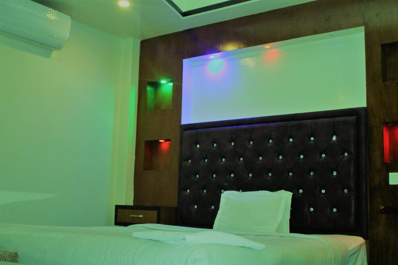 Hotel Blue Bird Дака Екстериор снимка