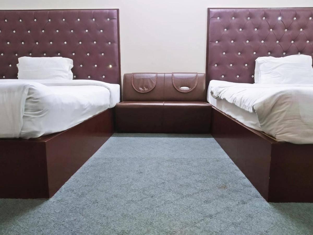 Hotel Blue Bird Дака Екстериор снимка
