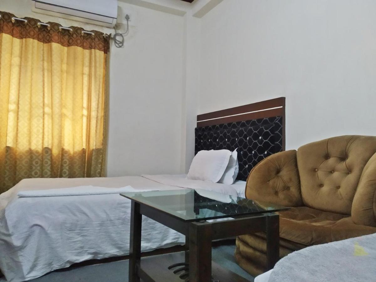 Hotel Blue Bird Дака Екстериор снимка