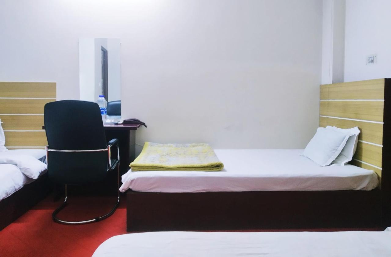 Hotel Blue Bird Дака Екстериор снимка