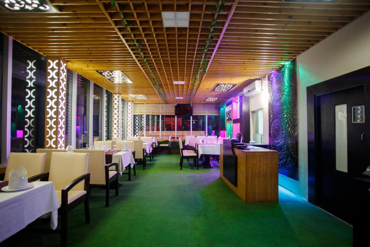 Hotel Blue Bird Дака Екстериор снимка