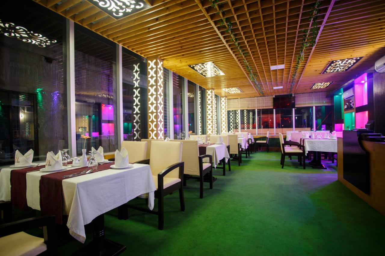 Hotel Blue Bird Дака Екстериор снимка
