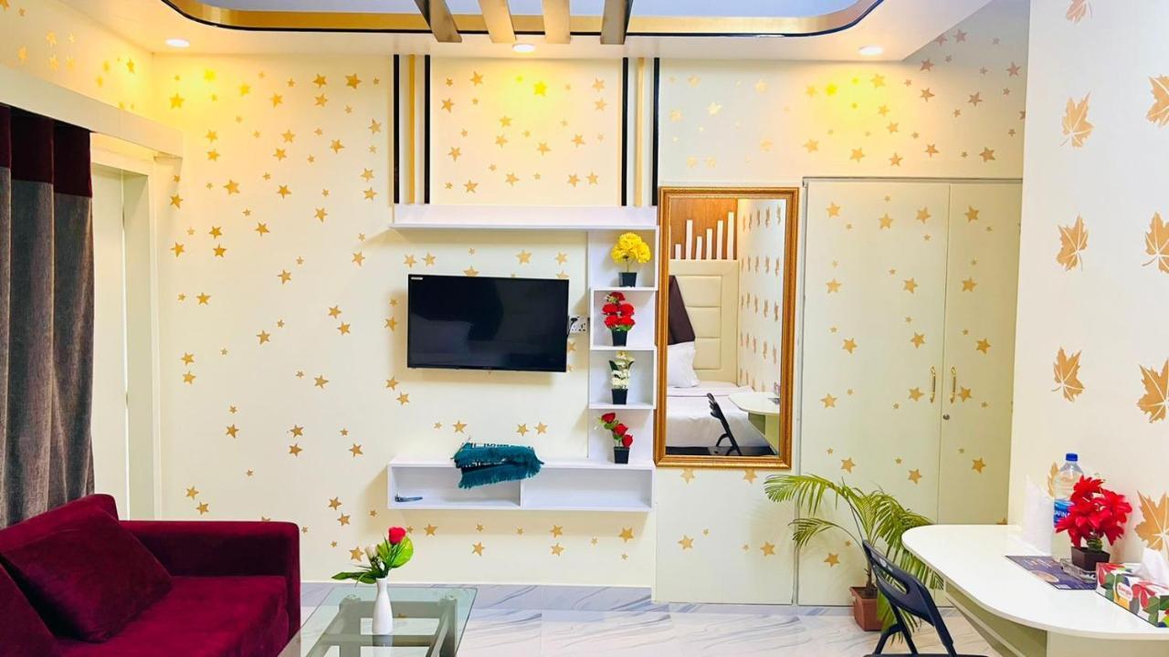 Hotel Blue Bird Дака Екстериор снимка