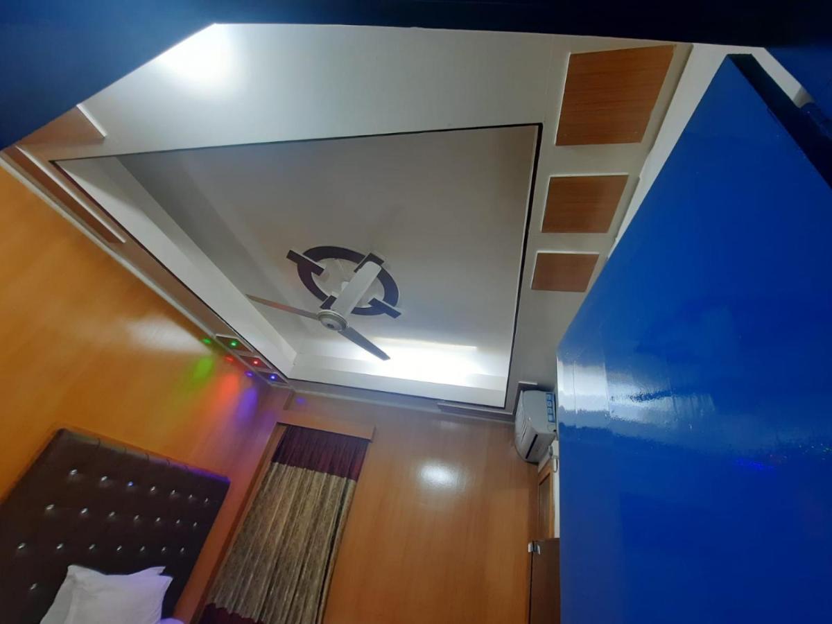Hotel Blue Bird Дака Екстериор снимка