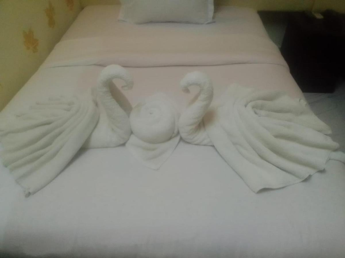 Hotel Blue Bird Дака Екстериор снимка