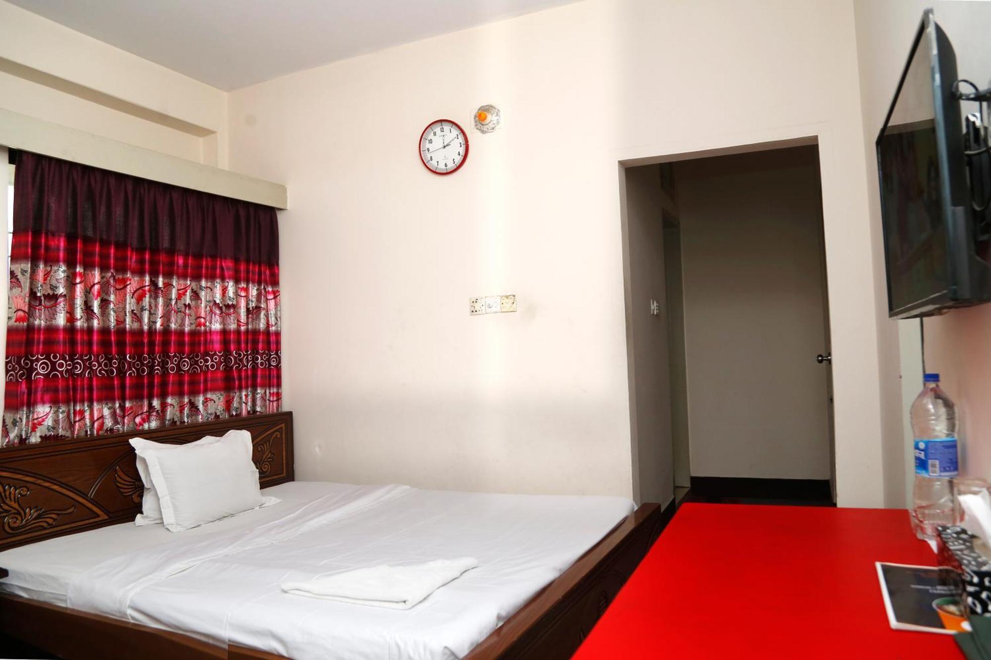 Hotel Blue Bird Дака Екстериор снимка