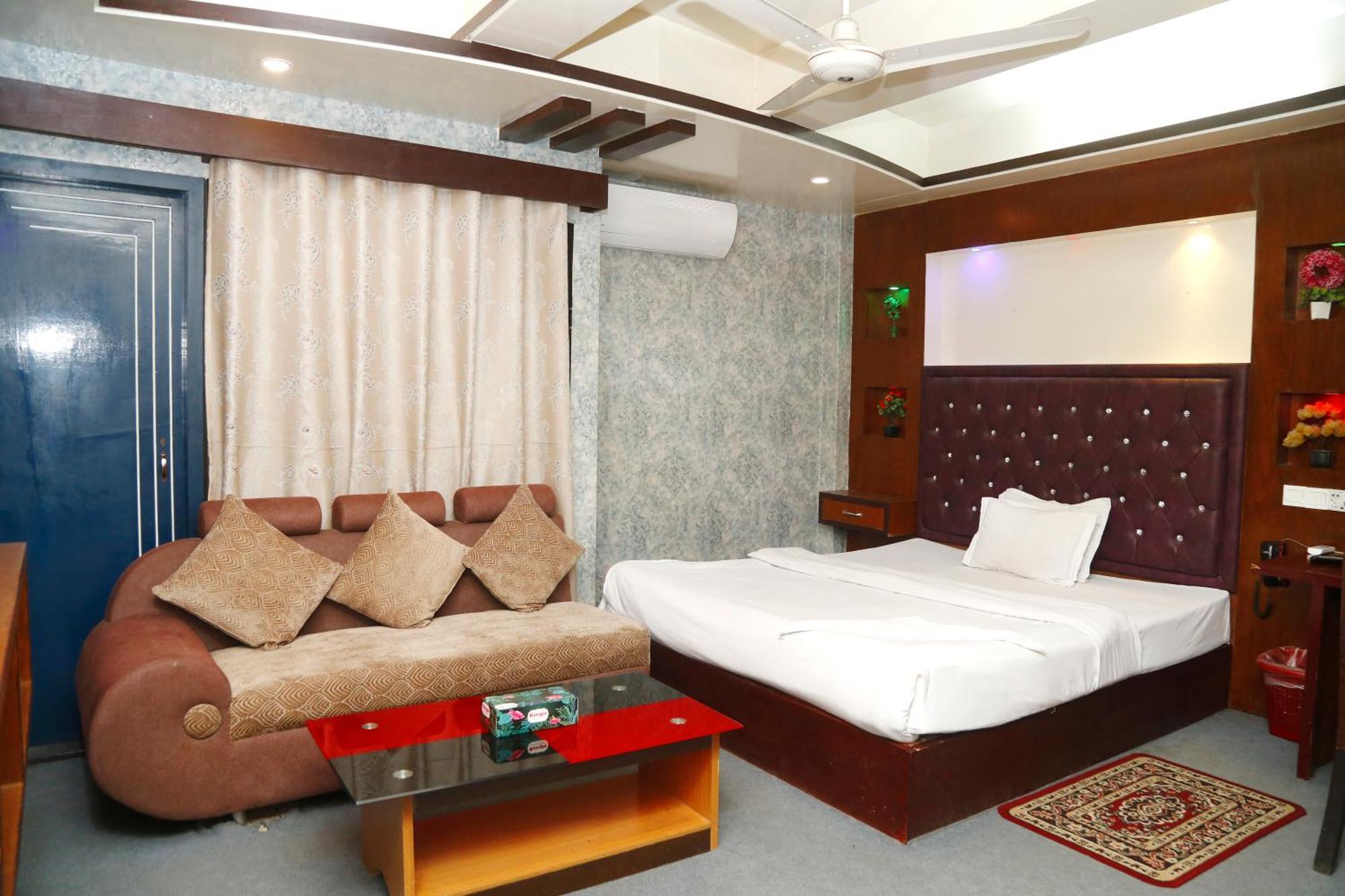 Hotel Blue Bird Дака Екстериор снимка