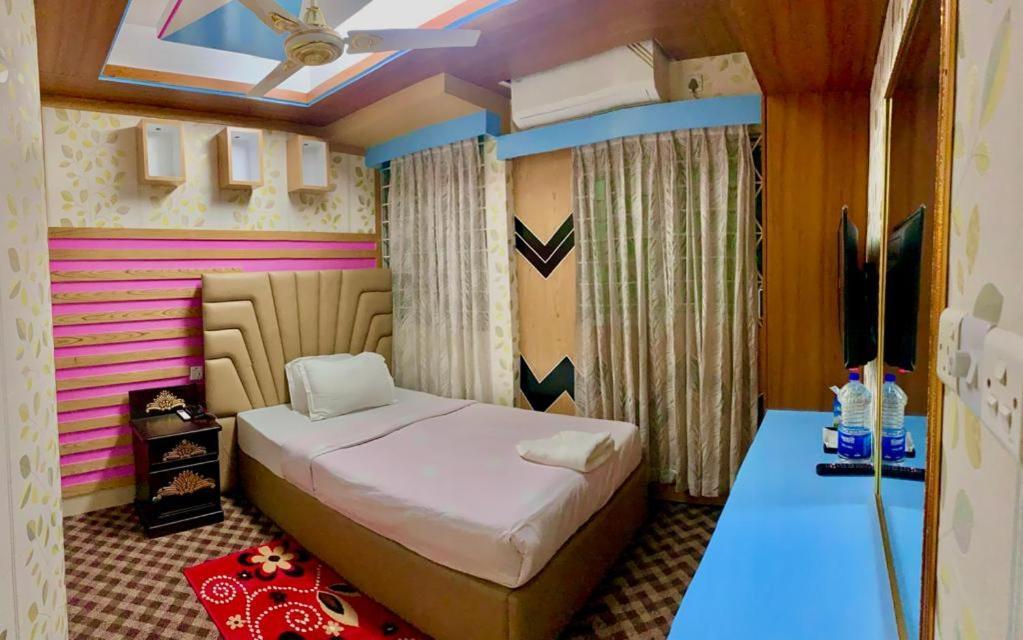 Hotel Blue Bird Дака Стая снимка