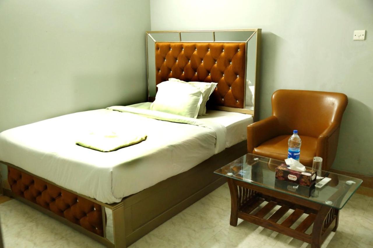 Hotel Blue Bird Дака Стая снимка
